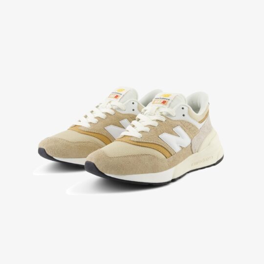 New Balance | 997R { DOLCE/SANDSTONE - view 2
