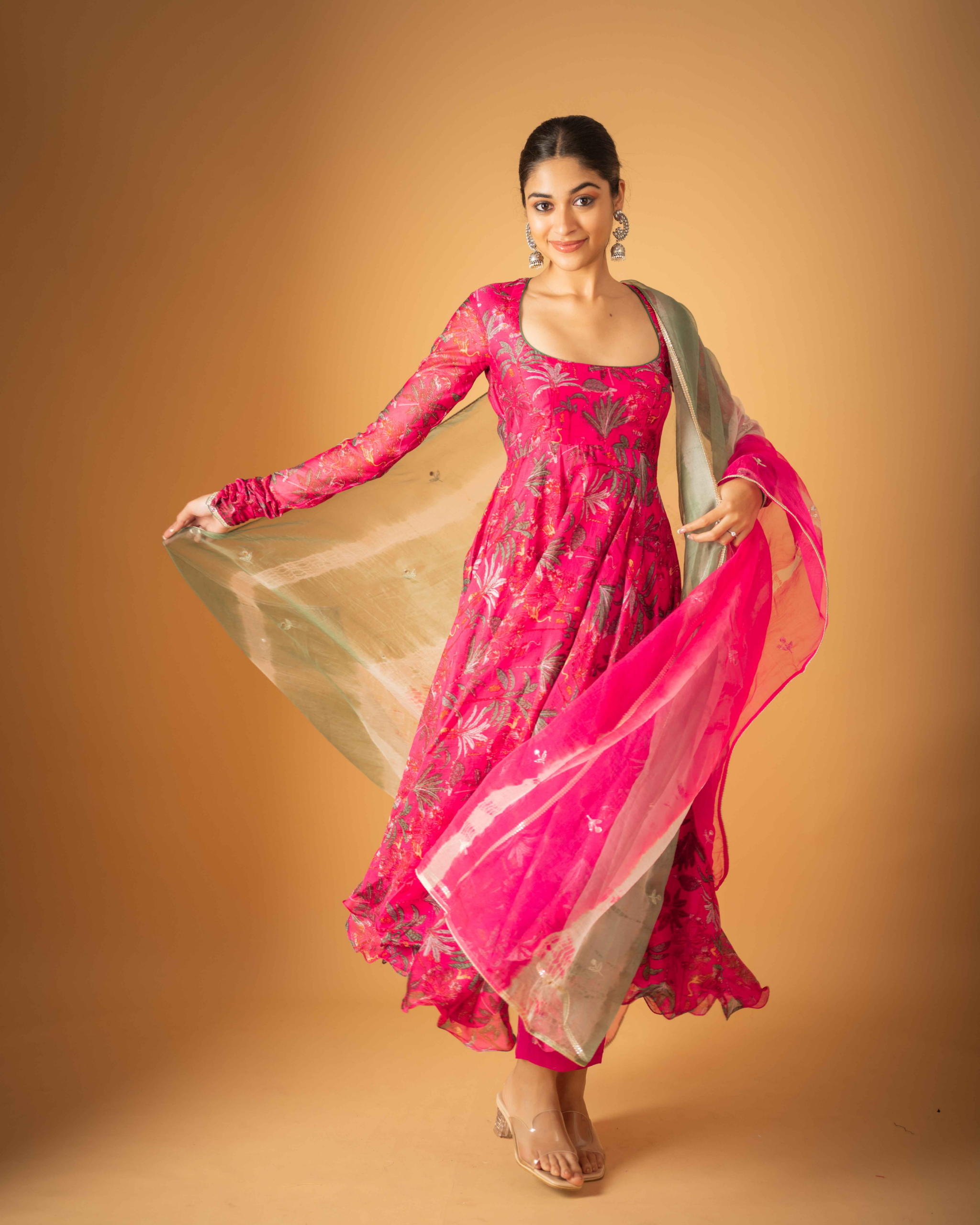 Aachho Taavi Chanderi Suit Set - view 11