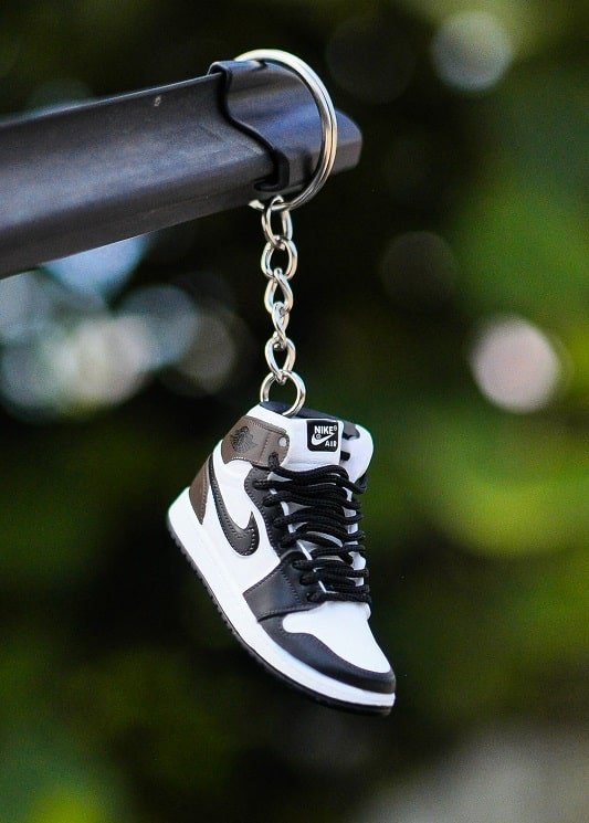 Kicks Machine 3D Sneaker Keychain Jordan 1 Mocha
