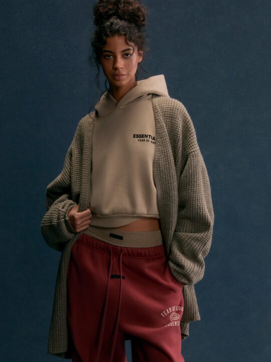 ESSENTIALS Women's Fleece Cropped Hoodie – Desert Sand