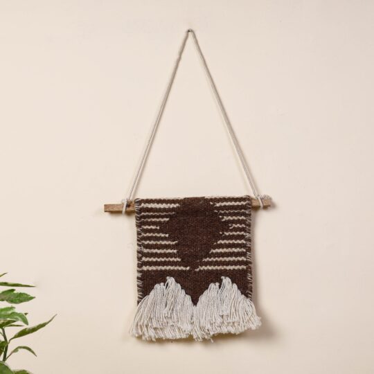 ITOKRI CRAFTS INITIATIVE Bhadohi Handwoven Wool Geometric Fringed Wall Hanging