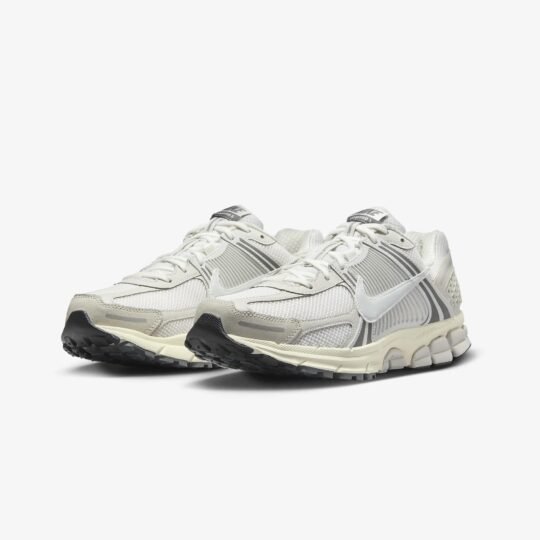 Nike | ZOOM VOMERO 5 SE { PLATINUM TINT/PHOTON DUST-CASHMERE - view 2