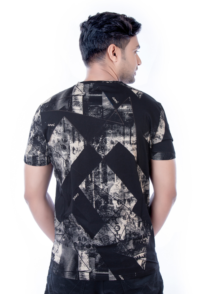 BLACKTREE EXCLUSIVE BLACK T-SHIRT.