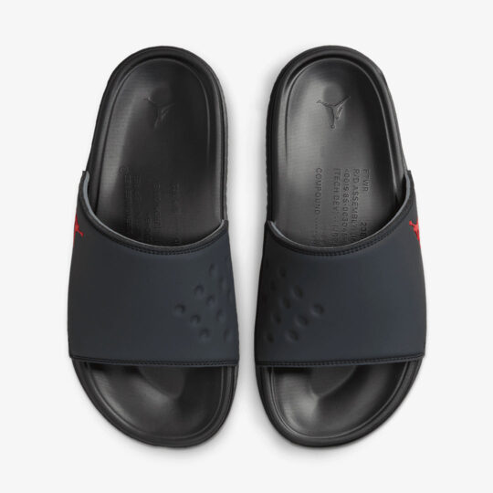 Jordan | PLAY SLIDE { ANTHRACITE/UNIVERSITY RED-BLACK