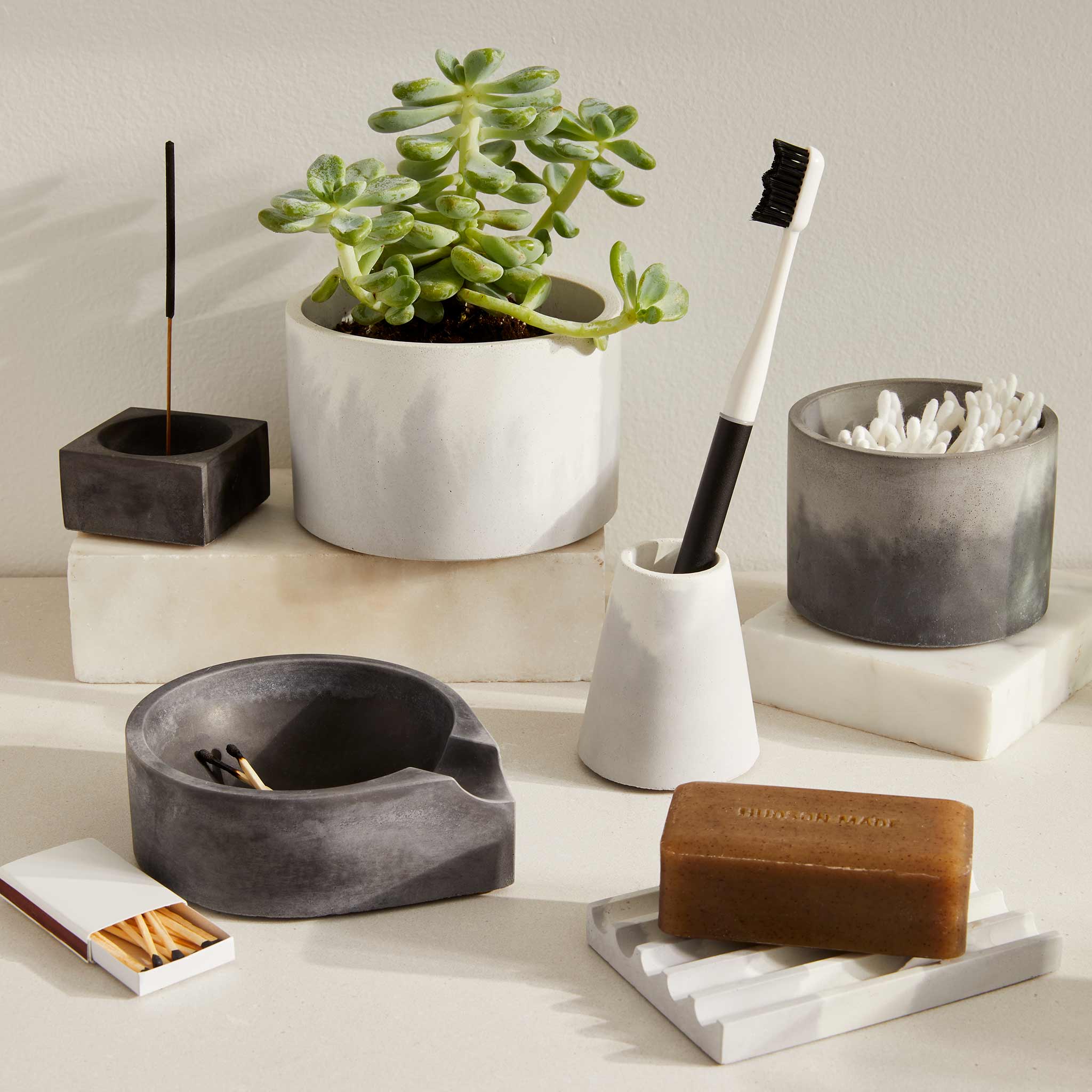 Pretti.Cool Toothbrush Holder - view 3
