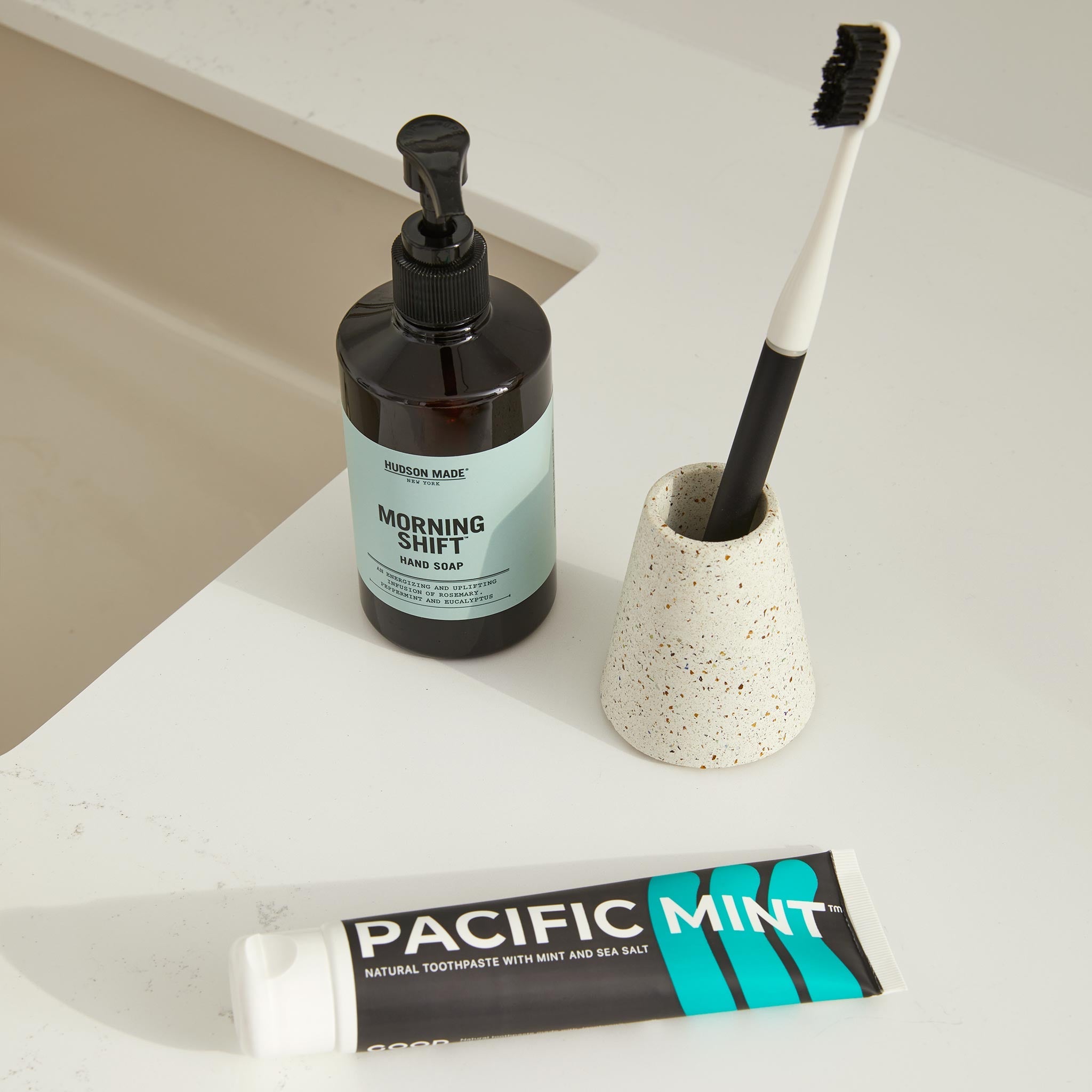 Pretti.Cool Toothbrush Holder - view 11