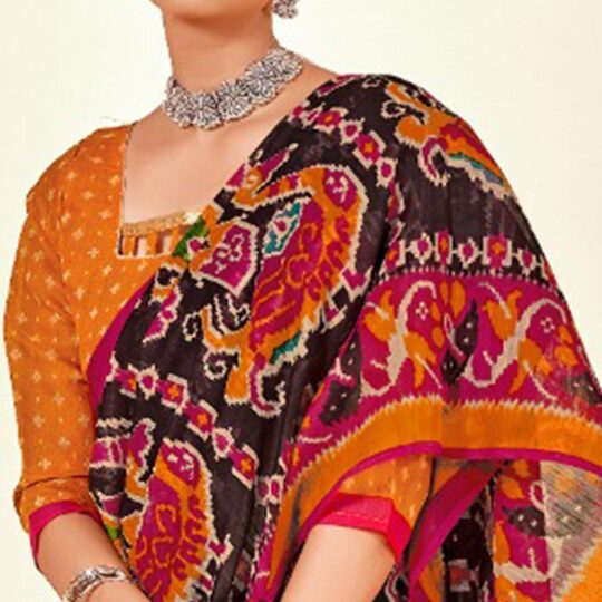 Peachmode Brown Kalamkari Printed Cotton Blend Saree - view 2