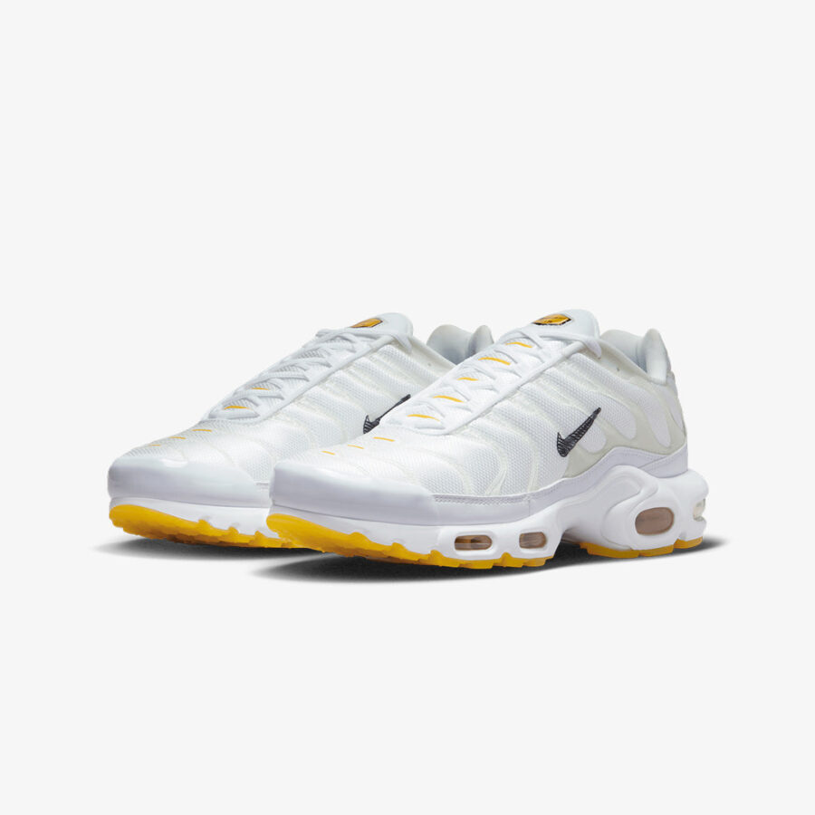Nike | AIR MAX PLUS SE { WHITE
