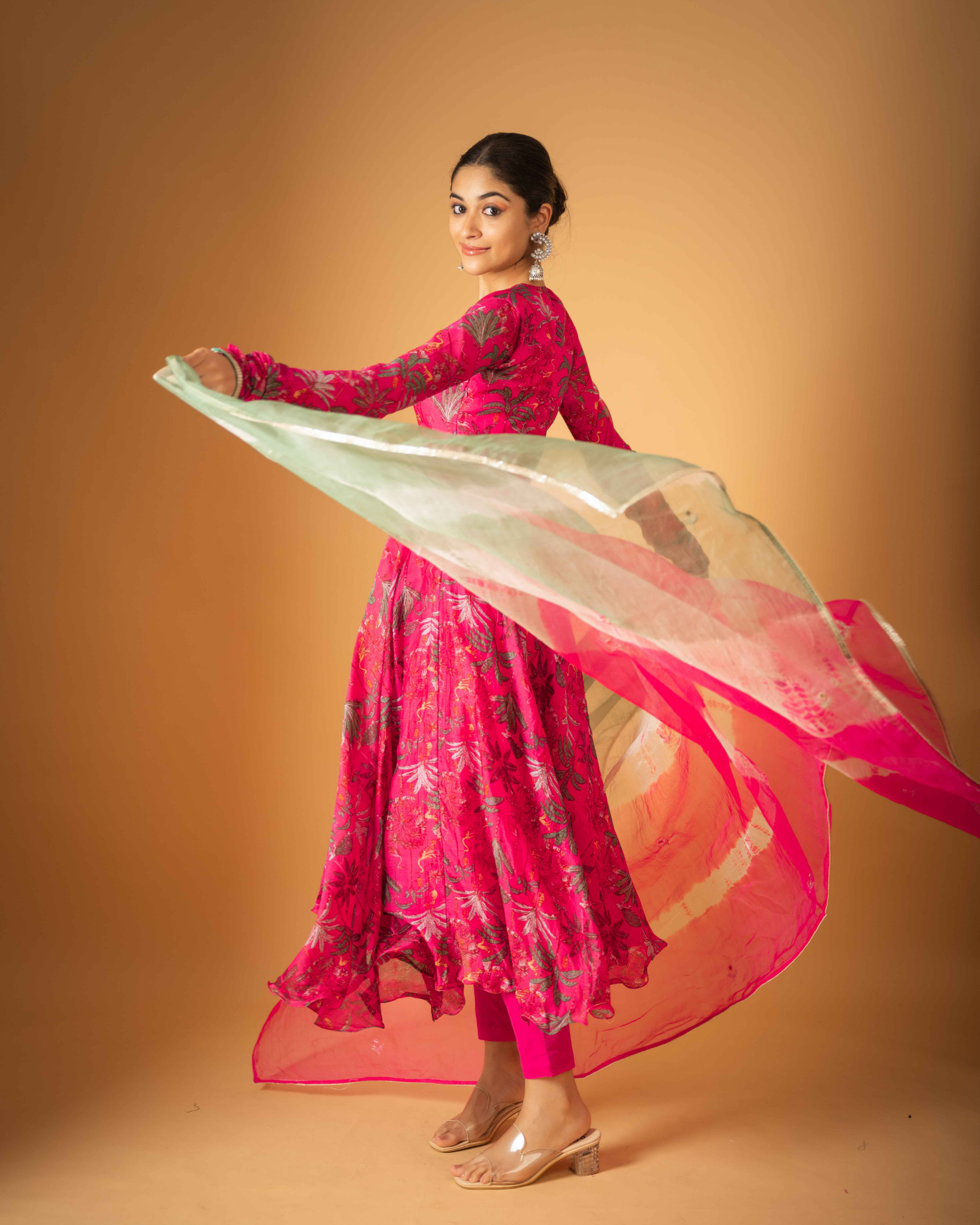 Aachho Taavi Chanderi Suit Set - view 9
