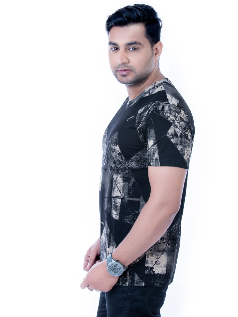 BLACKTREE EXCLUSIVE BLACK T-SHIRT.