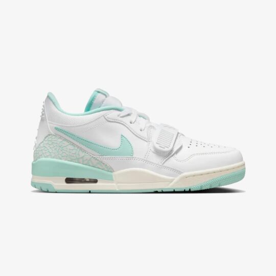 Jordan | Air Jordan Legacy 312 Low { White/light Dew-sail