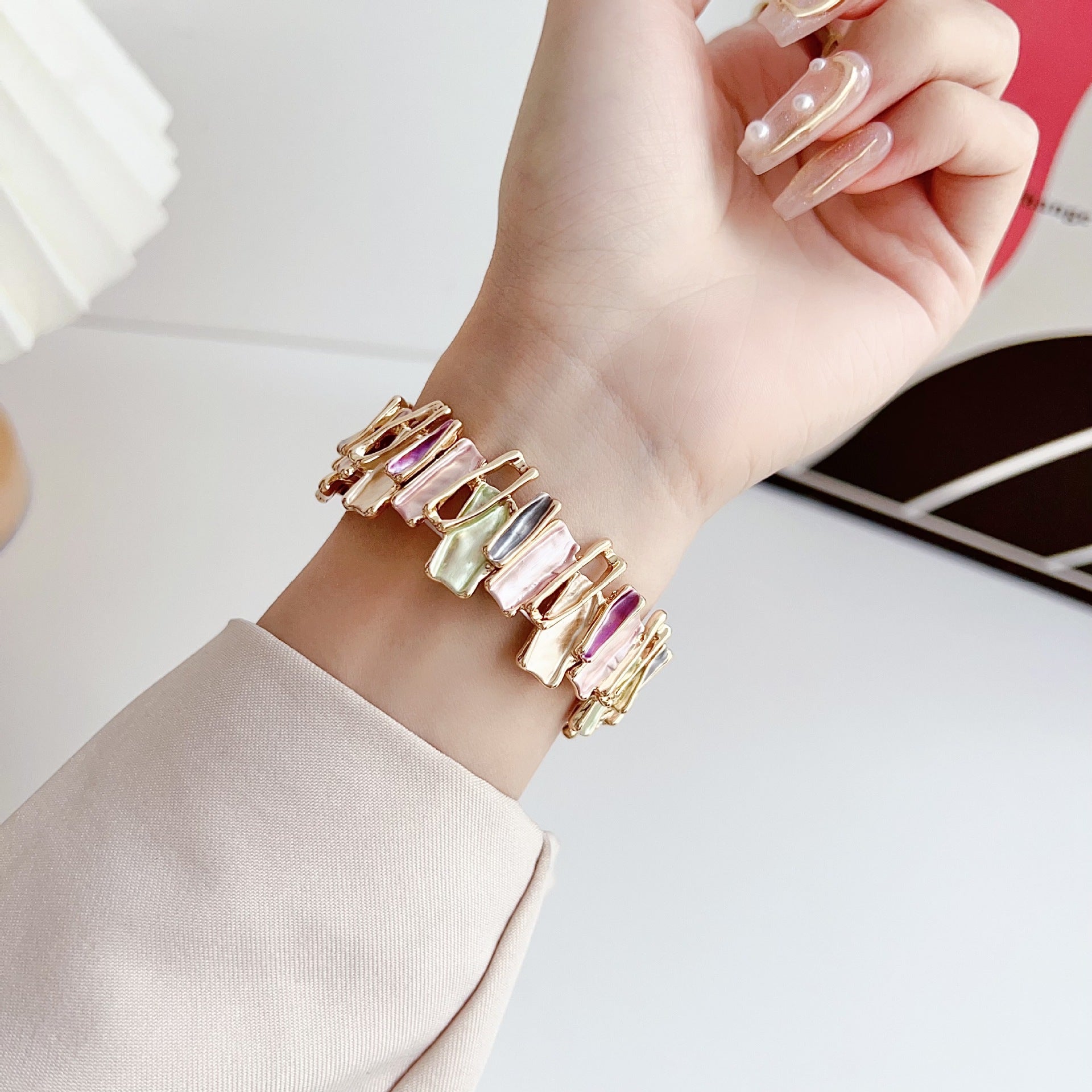 Peeperly Dynamic Geometric Elastic Strap for Apple Watch - view 7