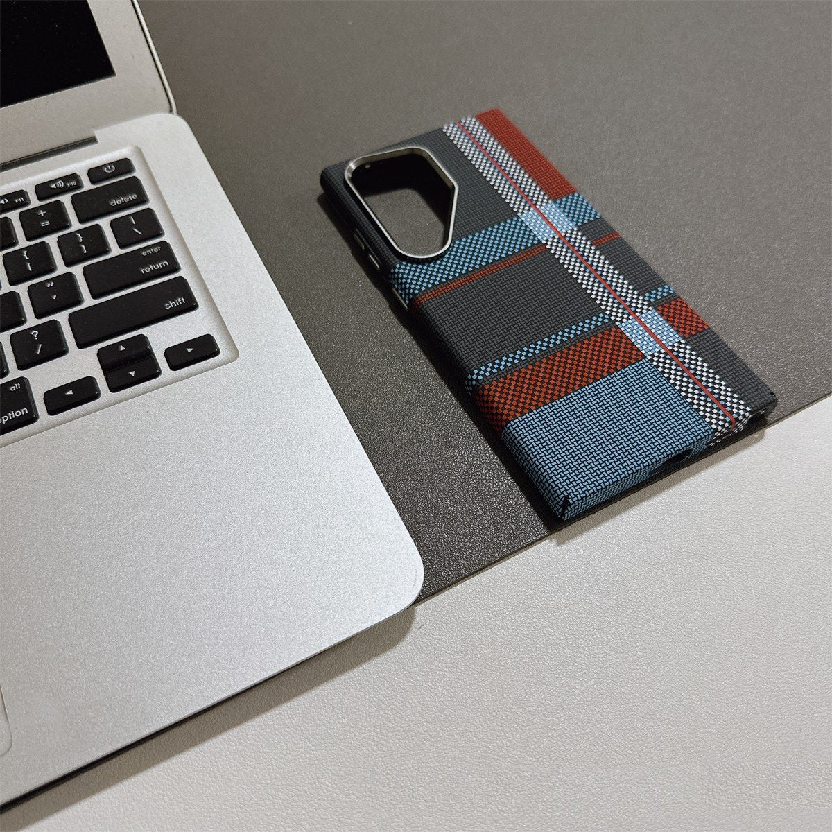 Million Cases Ultimate Luminous Magnetic Fiber Case - Samsung - view 2