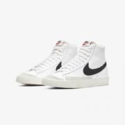 Black nike shoes – Nike | BLAZER MID'77 VINTAGE { BLACK/WHITE