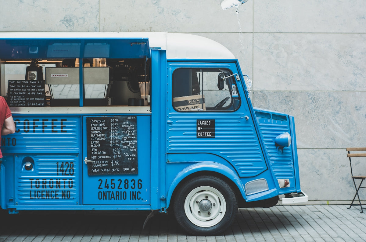 Jumpstart Your 2025 Food Truck Venture: BlackTree Leads with Gourmet Design & 100% Cashback Offers