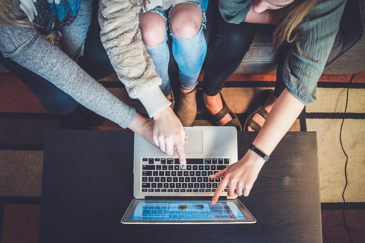 Exploring Online Shopping Platforms: AJIO vs Myntra for Fashion Aficionados