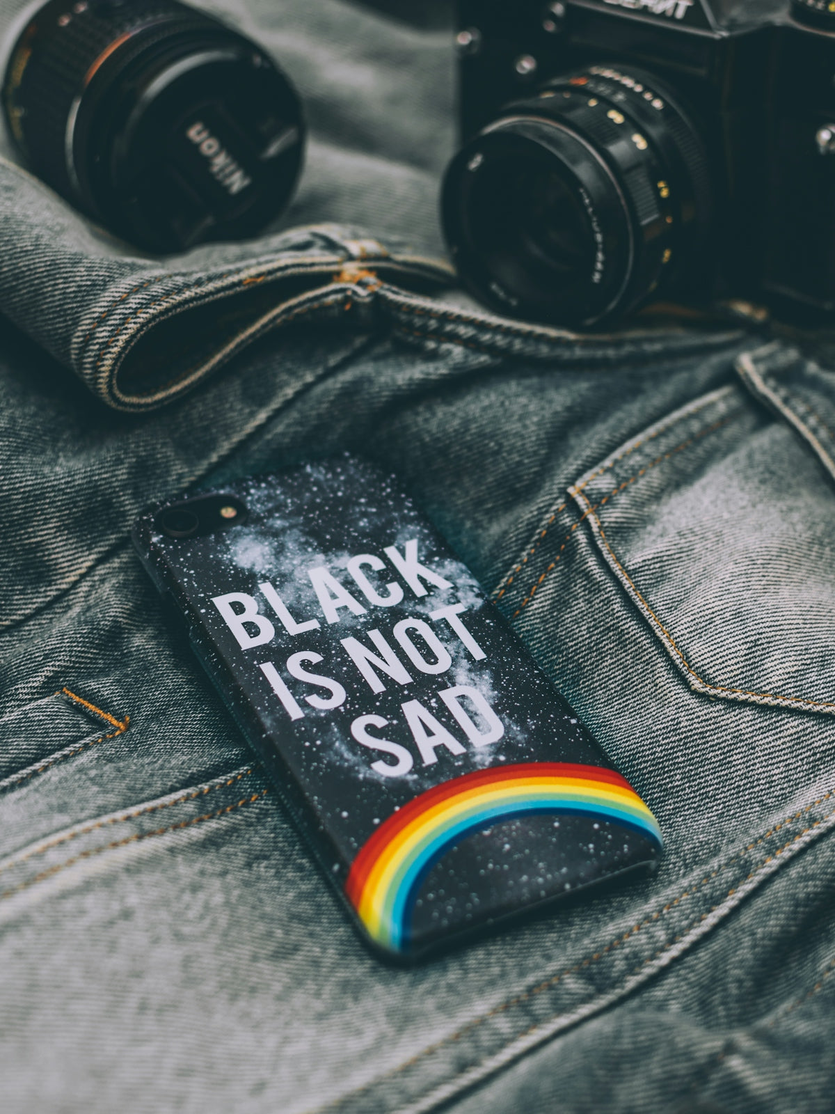 Elevate Your Mobile Style With Avenue Sunglasses Exploring Designer Printed Mobile Covers and Smartphone Case Accessories