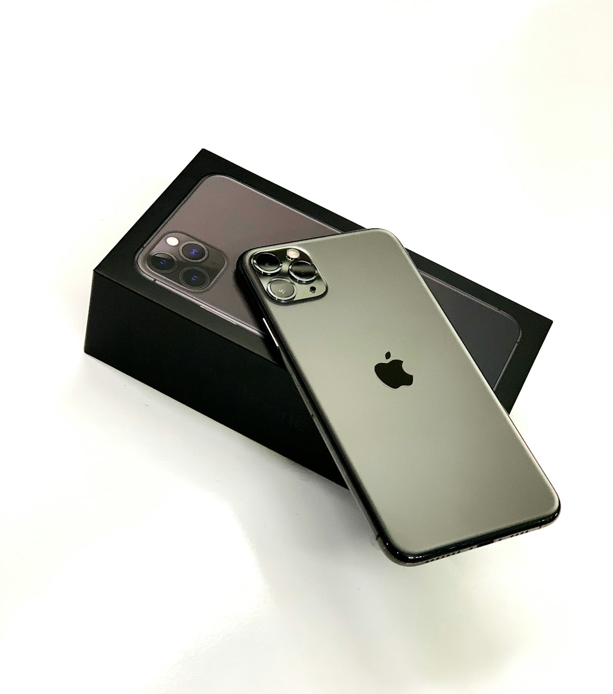 Revolutionize Your Smartphone Protection with the Galaxy Z Flip Series Vault Shield Card Holder Ring Case and Other Essentials Including Premium iPhone 15 Pro Max Cases and Rugged Armor Solutions