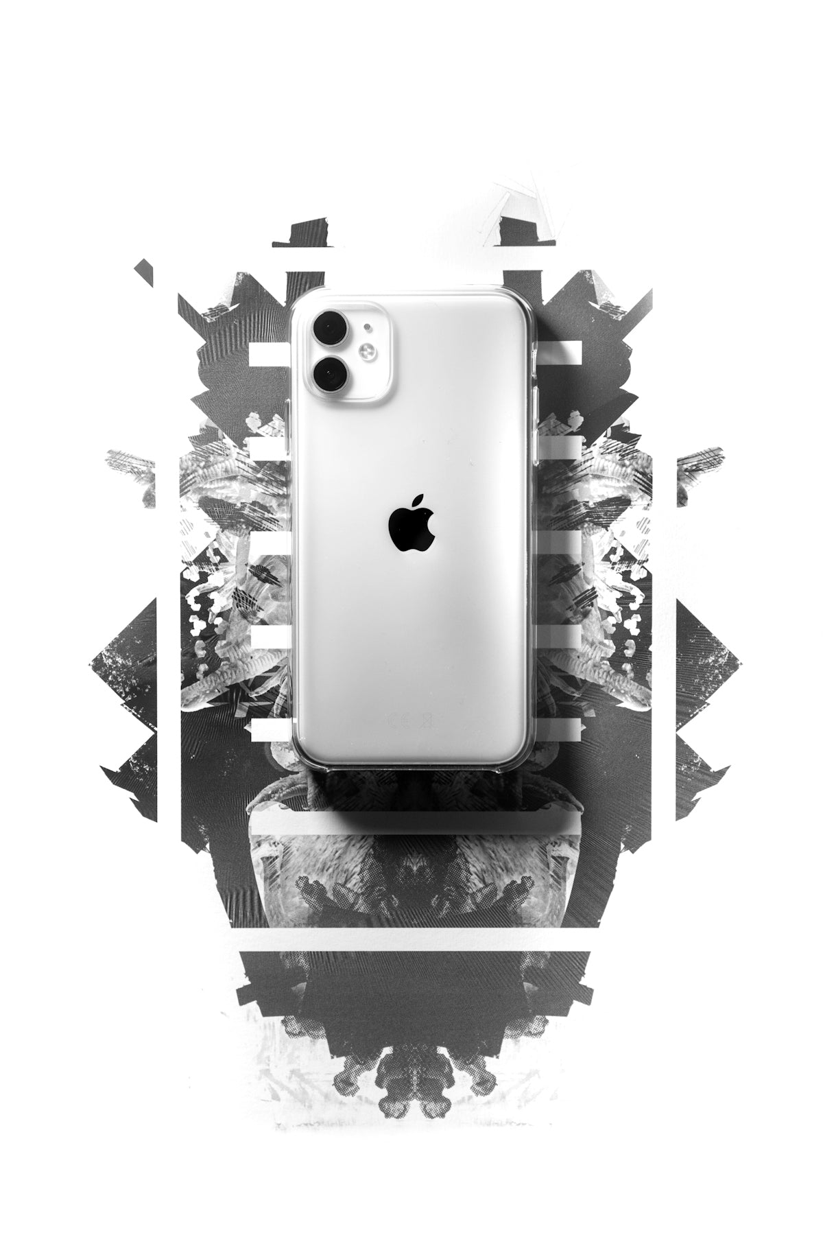 Discovering the Elegance and Durability of Premium iPhone 15 Pro Max Cases and Other High-End Smartphone Accessories in India