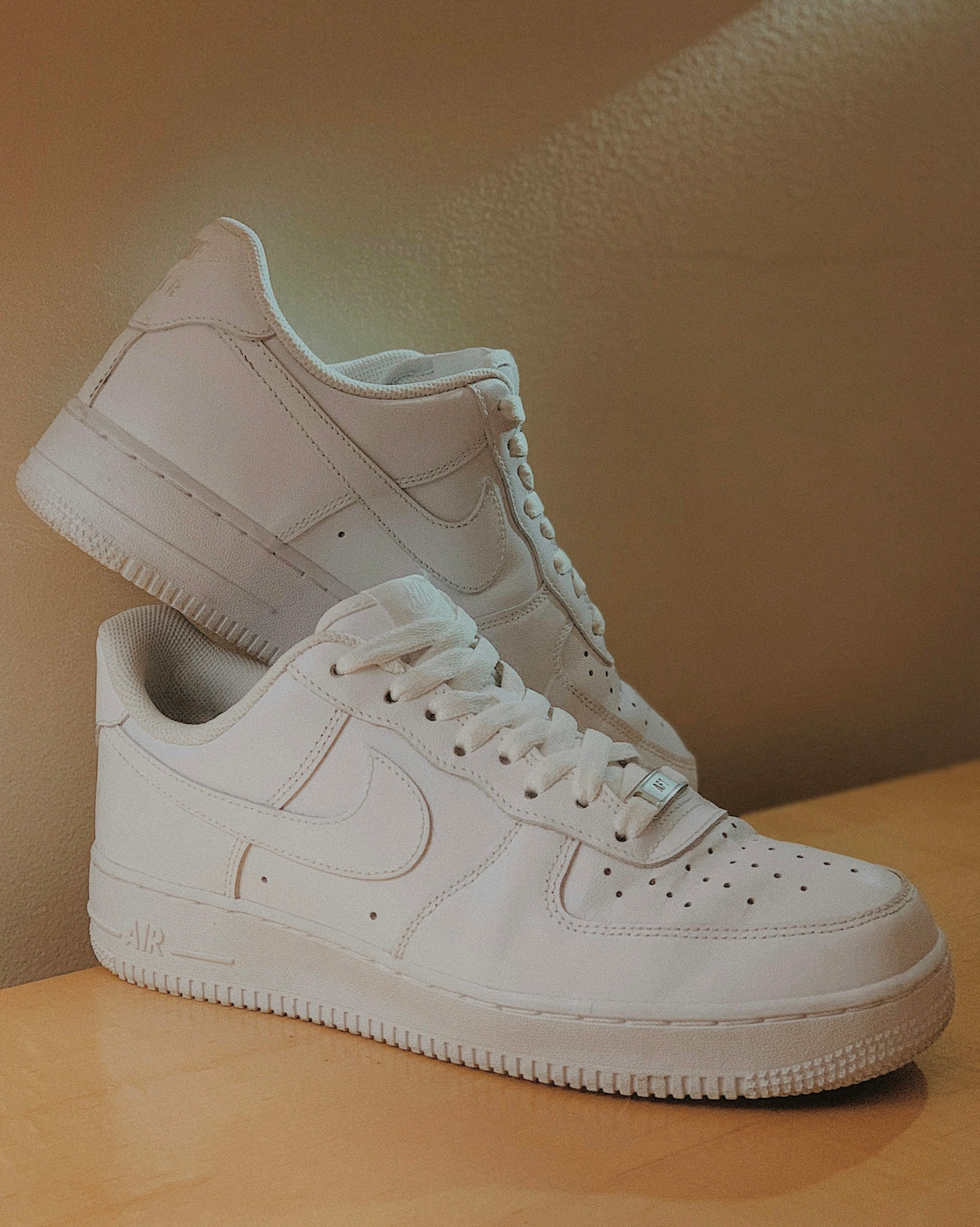 A Comprehensive Checklist for Buying White Sneakers Online