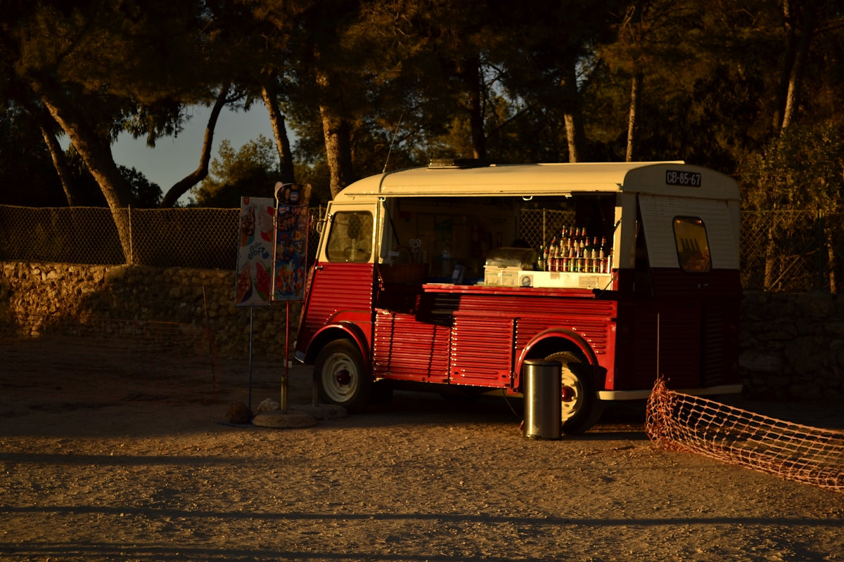 Explore BlackTree’s 22-ft Vegan Street Food Truck: A 2026 Guide on Gourmet Deals 100% Cashback and Sustainable Mobile Kitchens