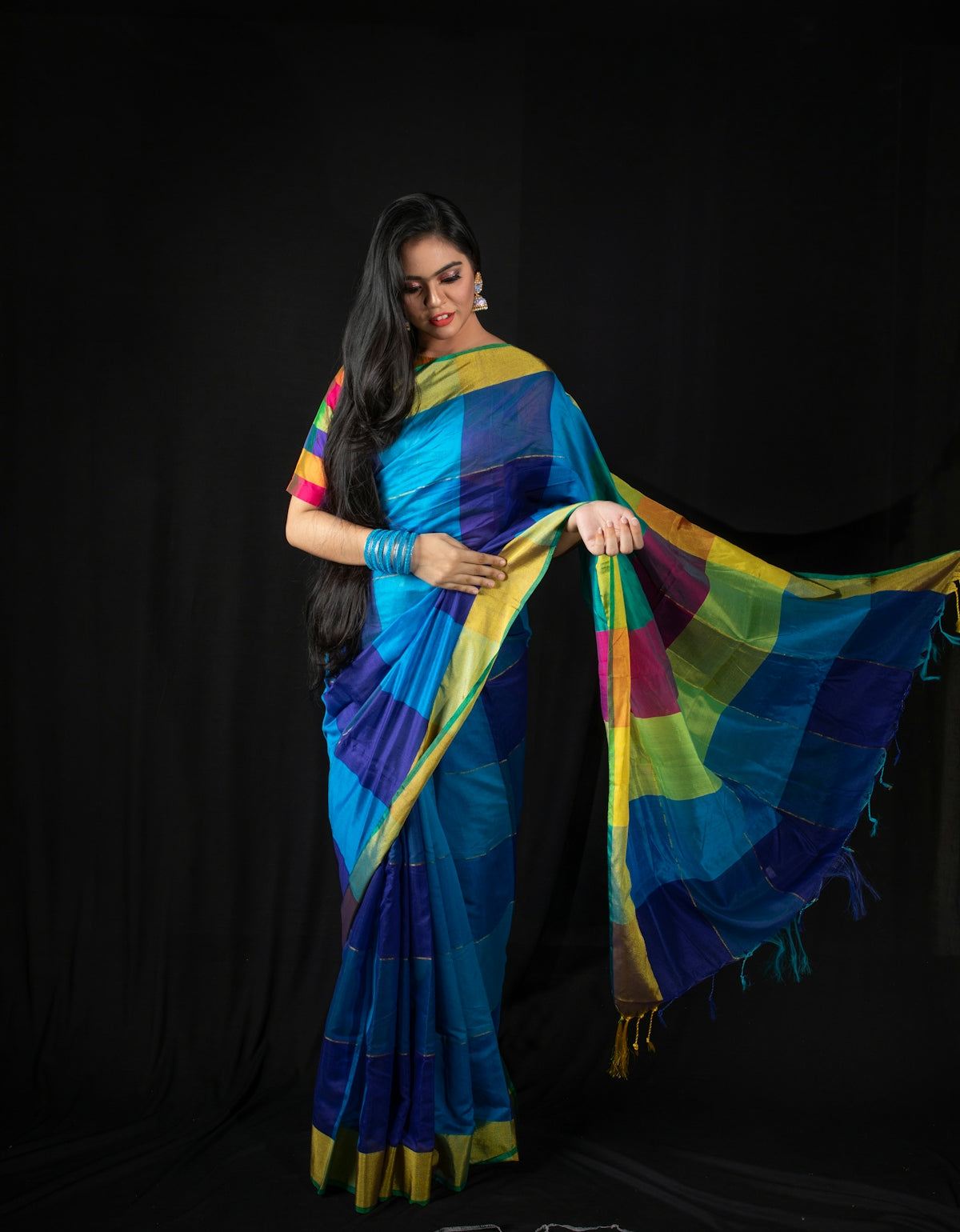 Top Indian Sites for Online Saree Shopping: A Comprehensive Review