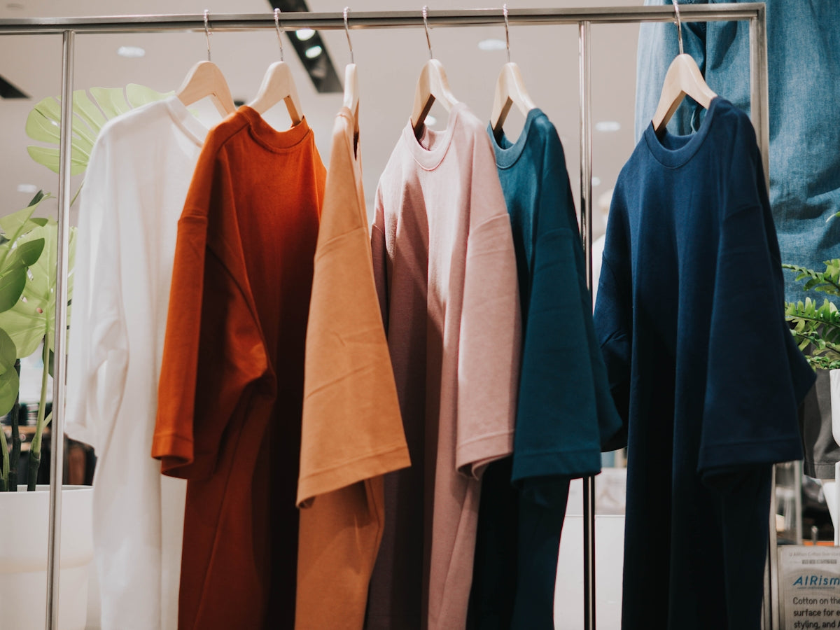 How to Style Blue Baggy Fit Jeans from BlackTree: A 2025 Trend for Premium Men’s Silhouettes in India’s Streetwear Scene