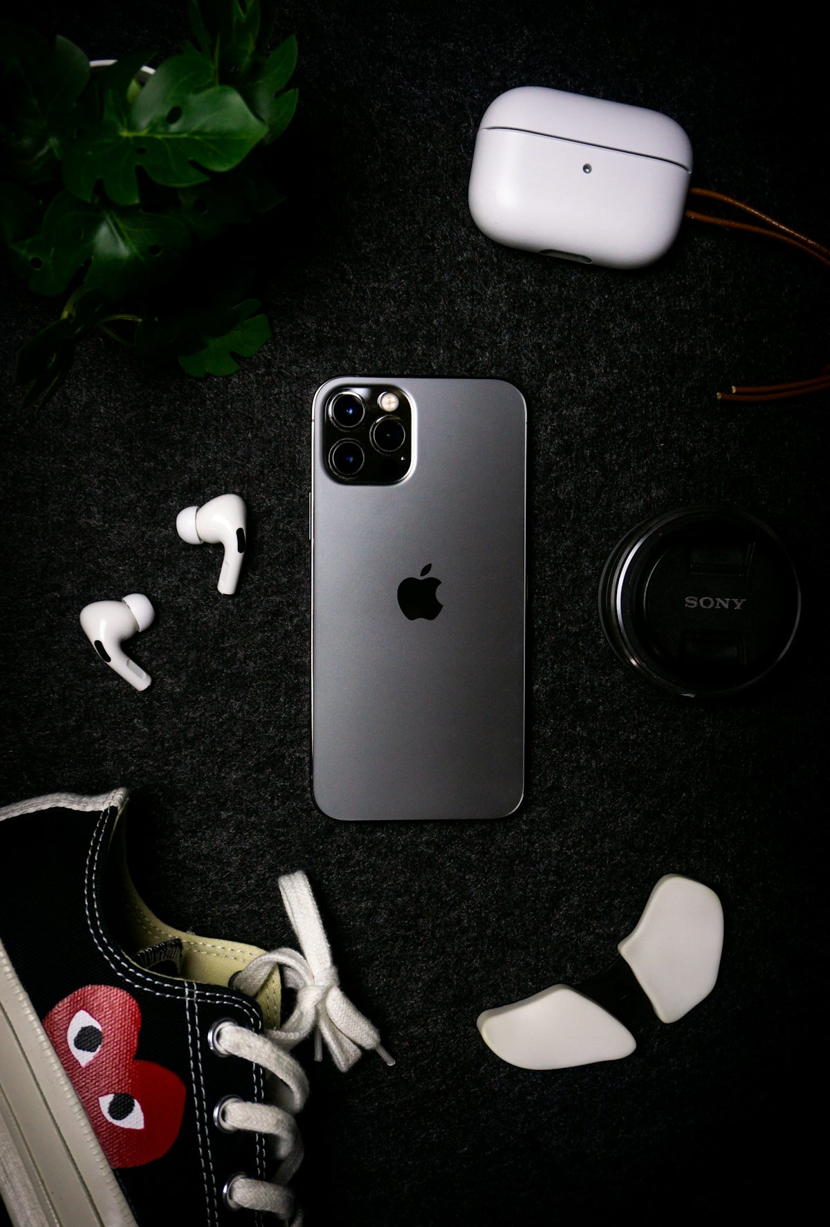 The Ultimate Gear Guide: From Premium iPhone 15 Pro Max Cases to Gamer-Ready Smartphone Accessories