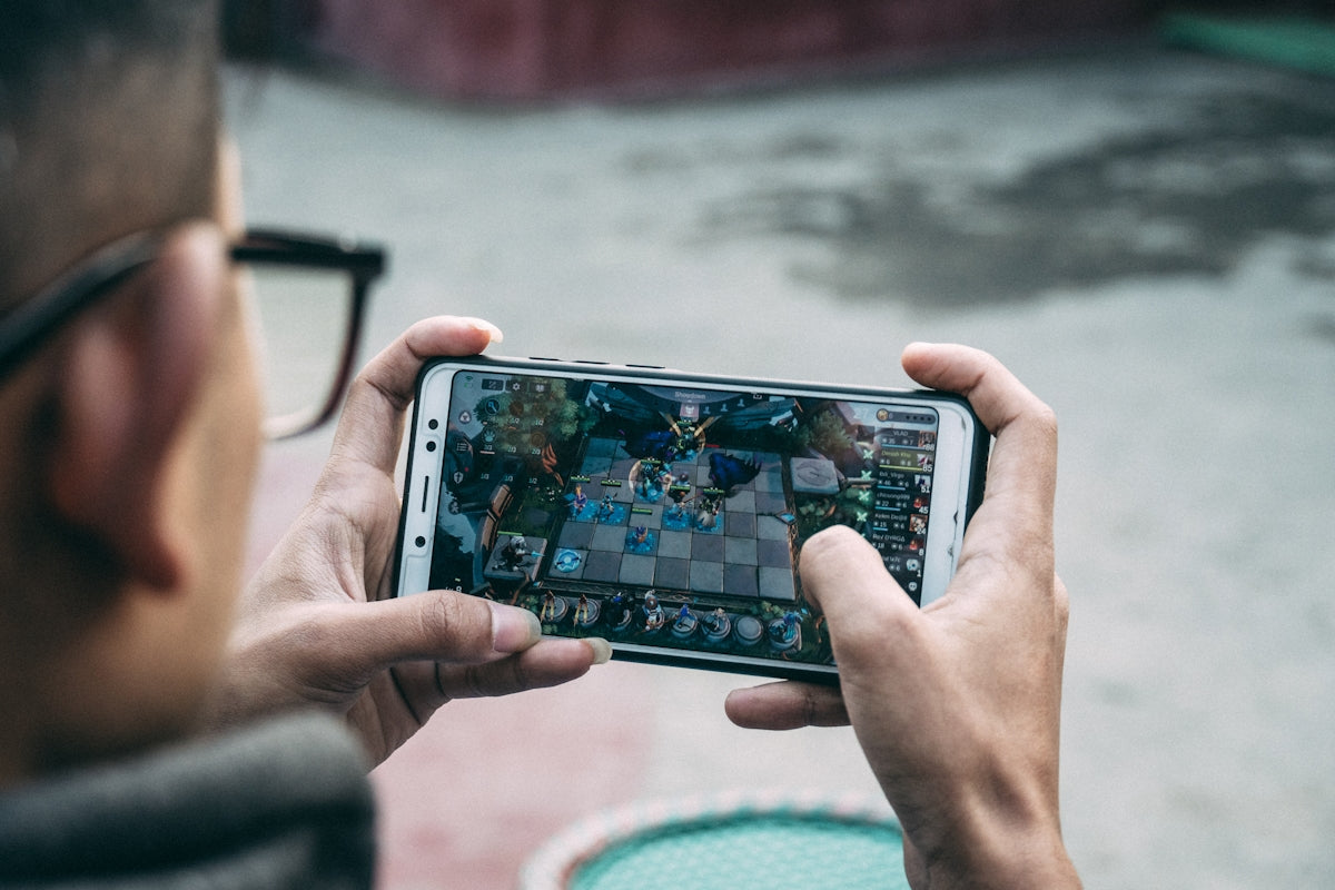 Mobile Gaming Accessories India Gamers Swear By for Enhanced Play