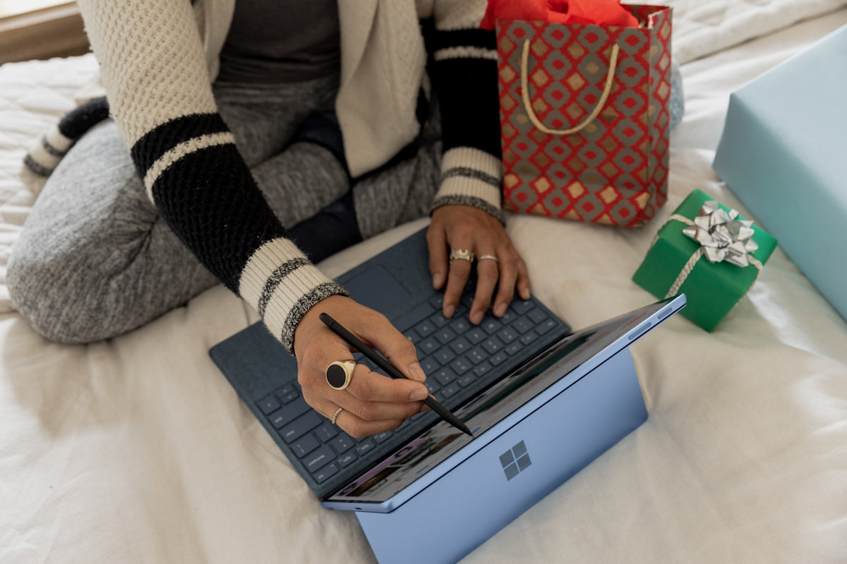 How to Conduct Thrift Online Shopping and Make Unforgettable Fashion Statements