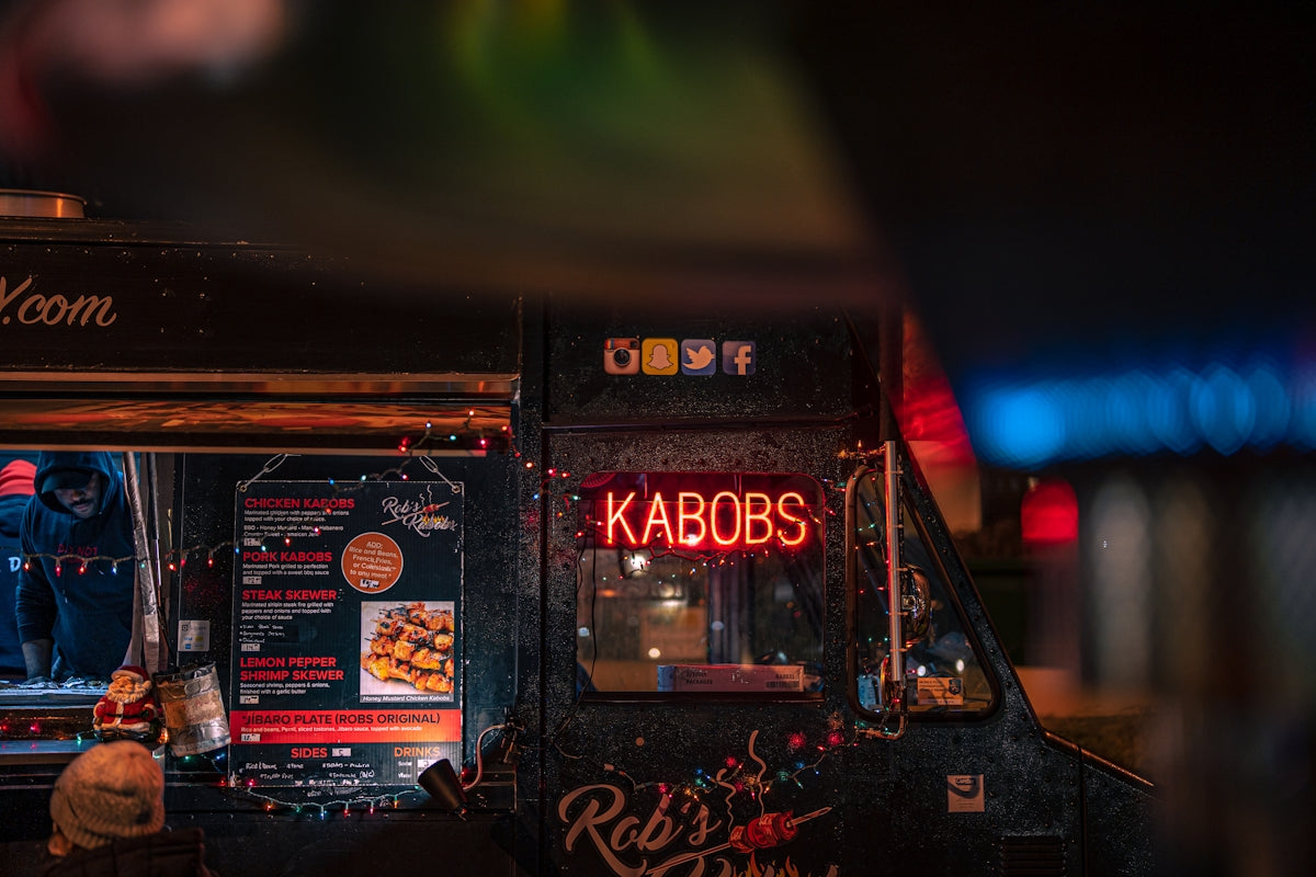 Exploring BlackTree’s Mobile Kitchen Franchises: 100% Cashback Gourmet Food Truck Deals and Sustainable Street Food Ventures