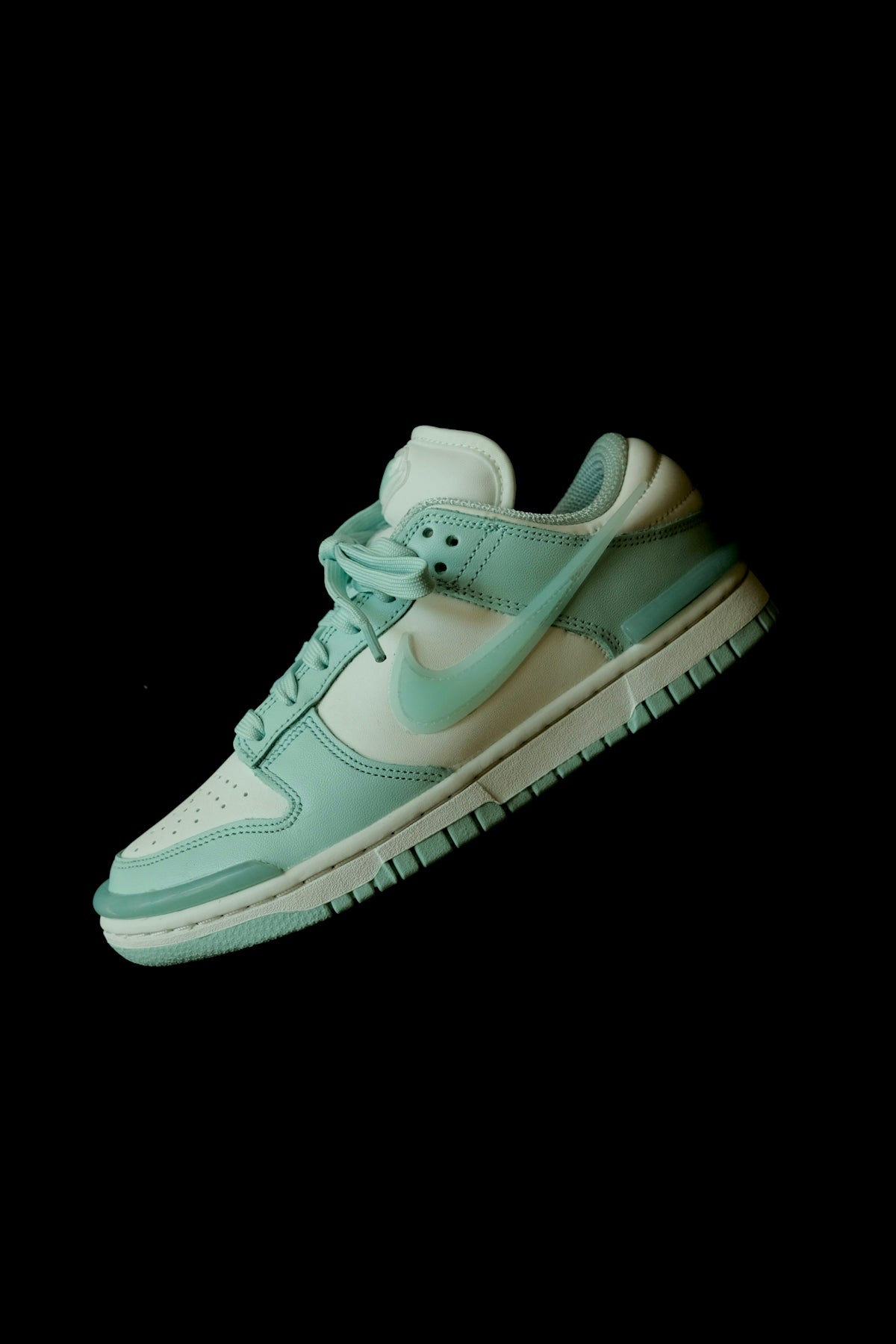 Sneakers for women – A Historical Exploration of Sneakers for Women Throughout the Decades