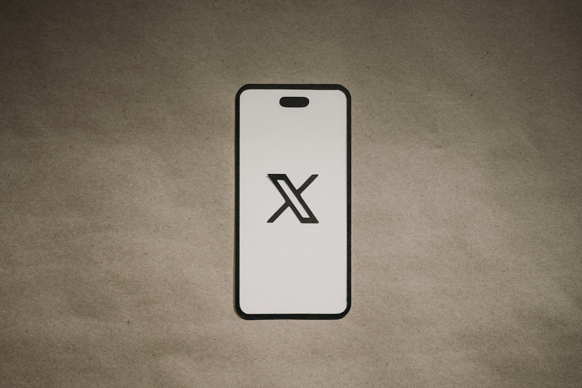 Explore the Future of Smartphone Protection: From Premium iPhone 15 Pro Max Cases to Transparent Silicone OnePlus Solutions and Gamer Accessories