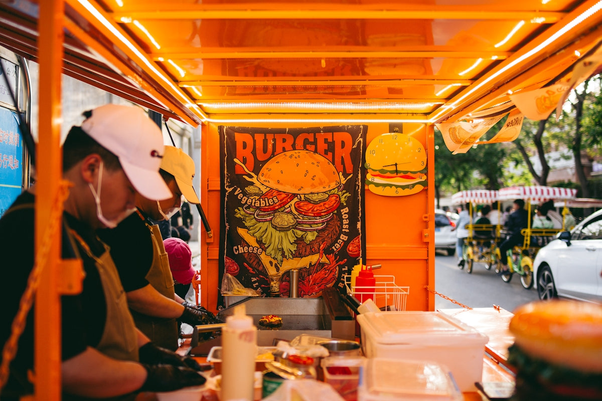 Navigate Gourmet Food Truck Success in 2025 with BlackTree’s 100% Cashback Opportunities for Sustainable and Custom Design Growth
