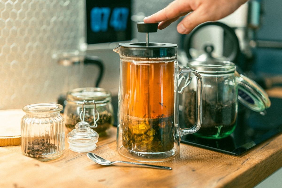 Wedding Invites with P-TAL Katoris: Integrating Traditional Elegance with Smart Kitchen Accessories and Health-Focused Air Fryers