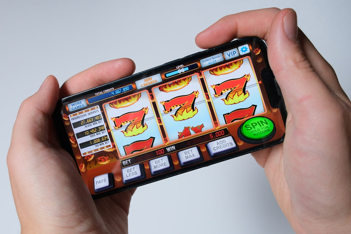 Essential gadgets – Mobile Gaming Accessories India: Essential Gadgets for Competitive Play