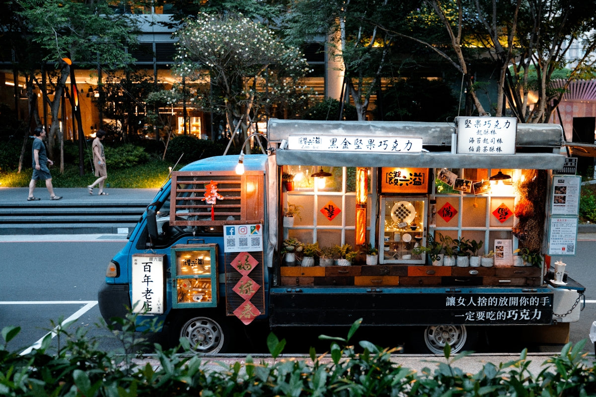 How BlackTree’s Custom Food Truck Design and 100% Cashback Offers Are Revolutionizing India’s Vegan Street Food Scene